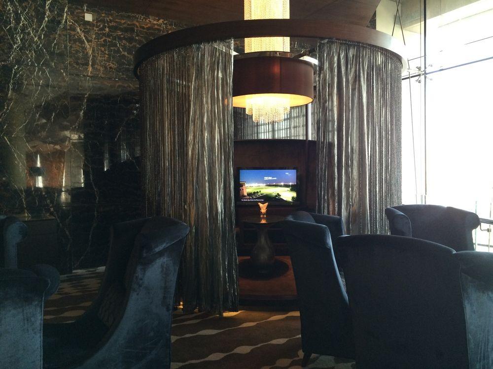 Le Meridien City Centre Bahrain Manama Eksteriør bilde The lounge at the airport