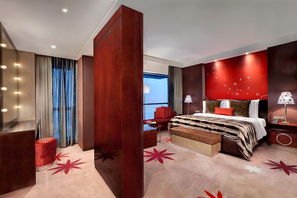 Le Meridien City Centre Bahrain Manama Eksteriør bilde A bedroom at the hotel