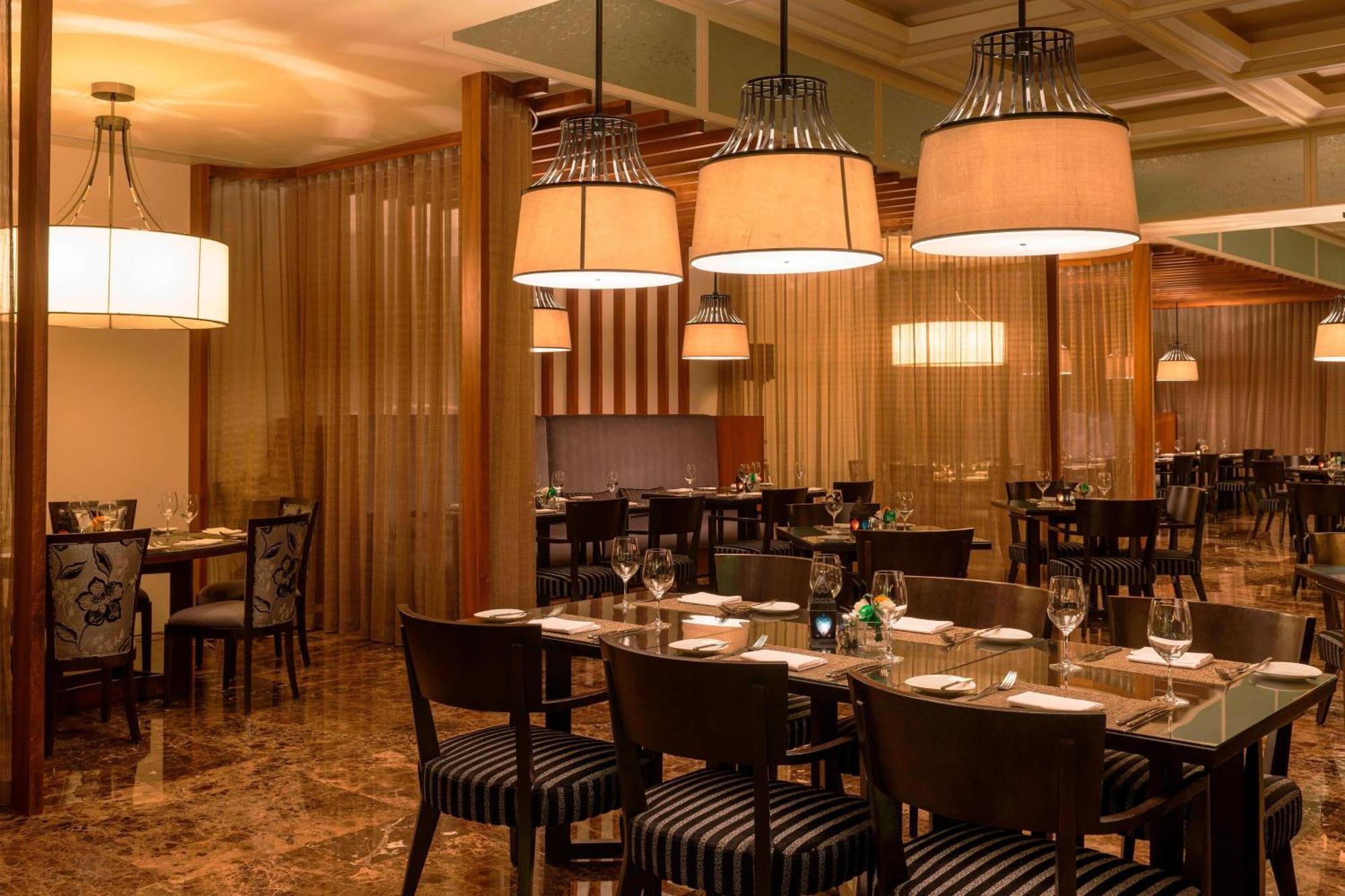 Le Meridien City Centre Bahrain Manama Eksteriør bilde The interior of the restaurant
