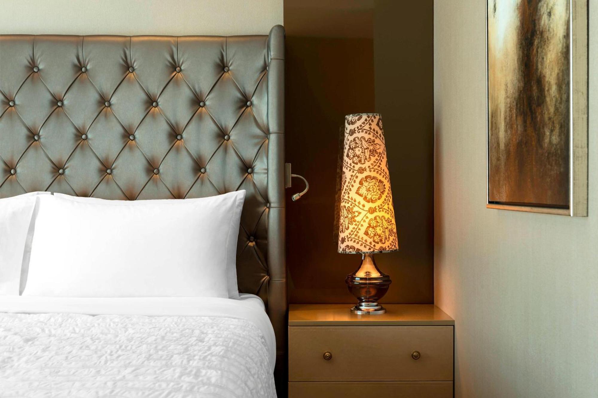Le Meridien City Centre Bahrain Manama Eksteriør bilde A lava lamp