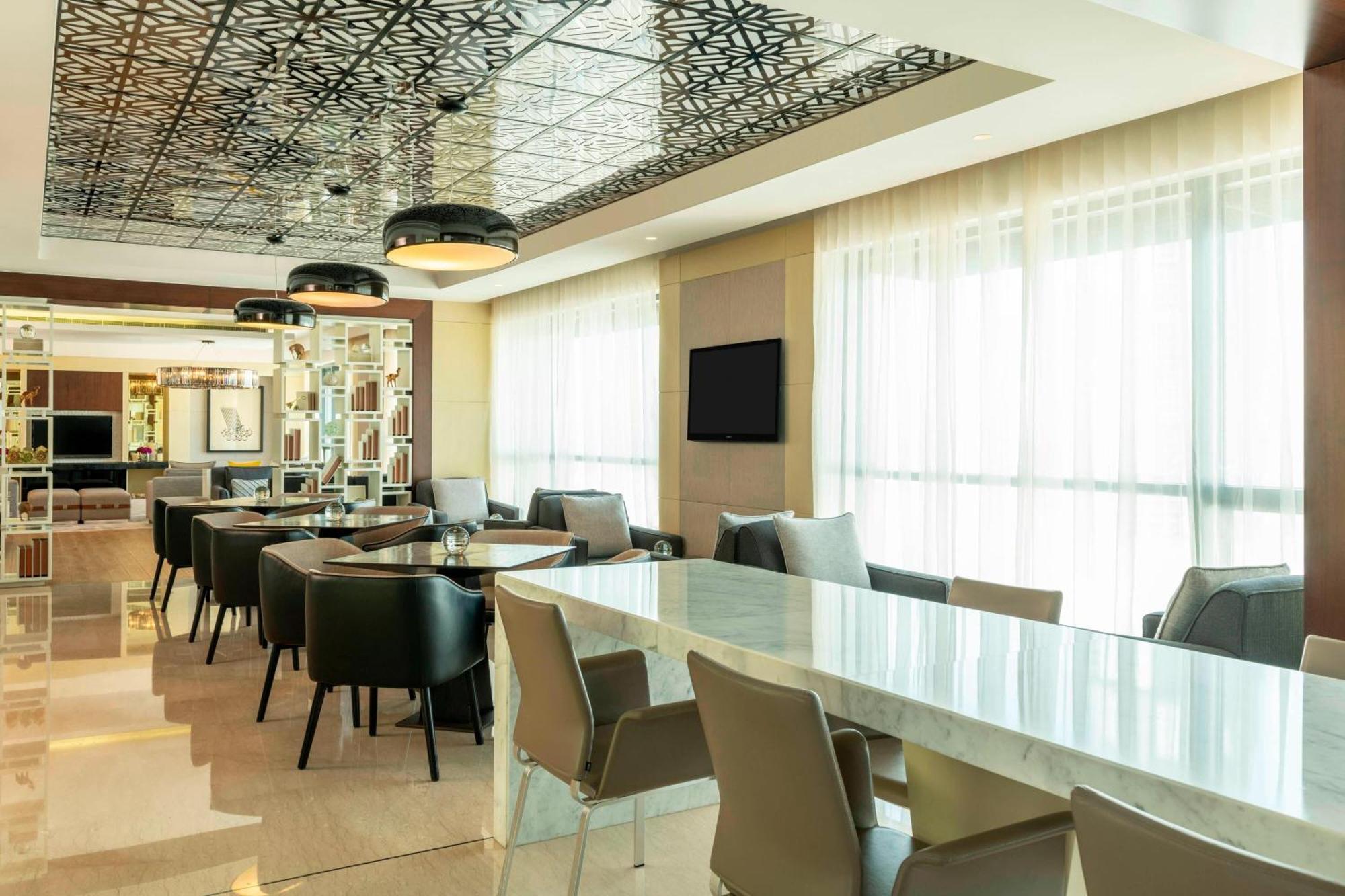 Le Meridien City Centre Bahrain Manama Eksteriør bilde The lounge at the airport